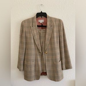 Liz Claiborne blazer and shorts set